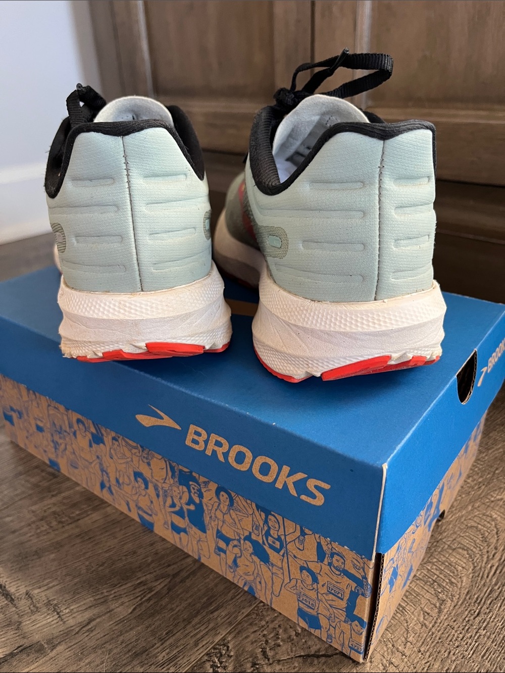 Brooks Launch 9 Running Shoes Sz. 6.5 - Picture 4 of 9